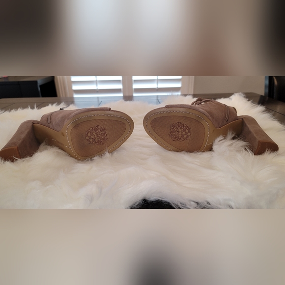 Vince Camuto open toe booties - Picture 4 of 6